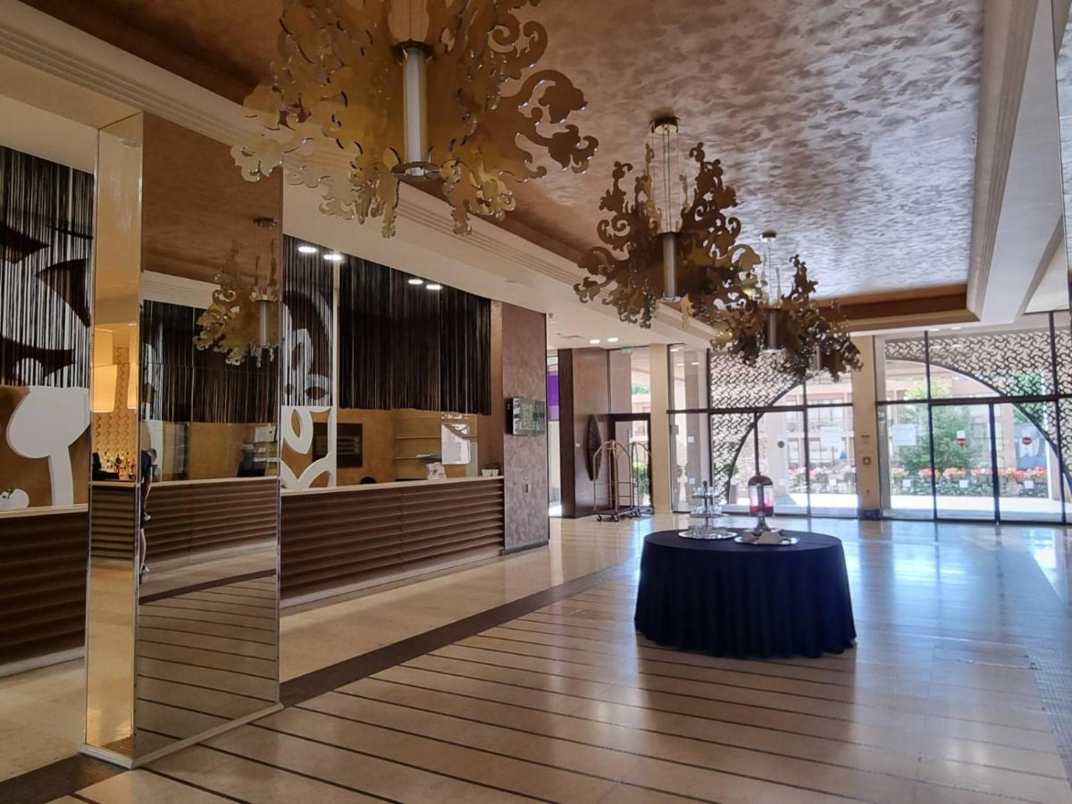 Royal Beach Apartment Sea View 2 Pantai Sunny Luaran gambar